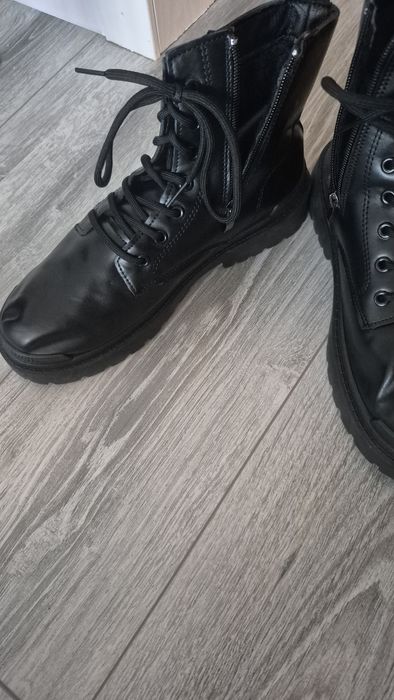 Продаю зимнюю обувь