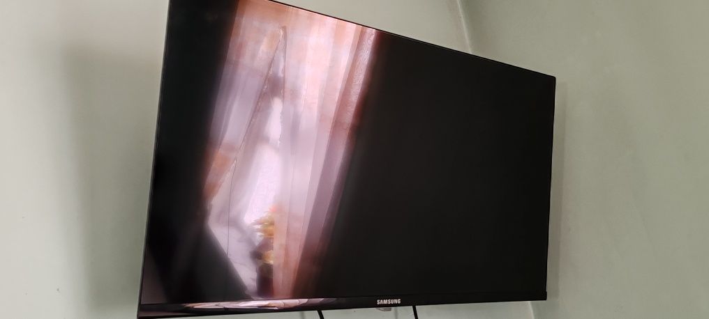Телевизор Samsung 32 Smart tv