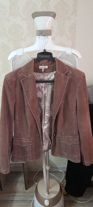 Отдам вельветовый пиджак