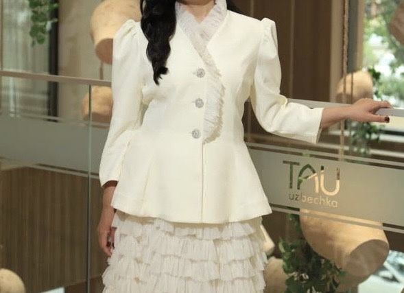 Срочно продам костюм - юбку. Недорого