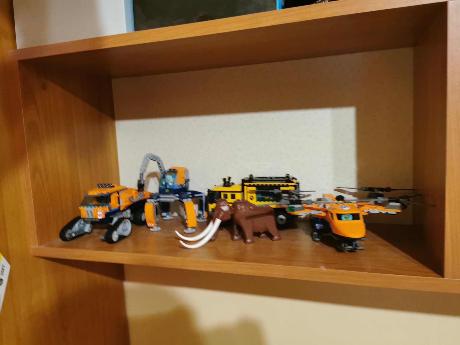 Vând lego Ninjago city