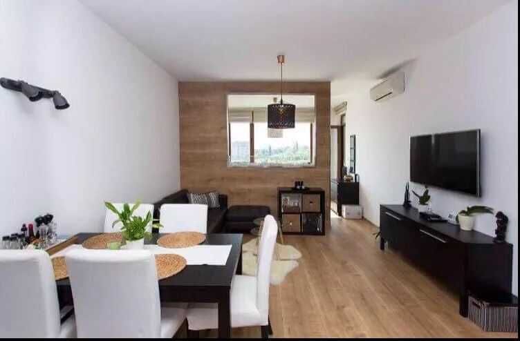 Продава се Тристаен апартамент в София, Дружба 1 - 102 кв.м за 1608 €/кв.м - Снимка #1