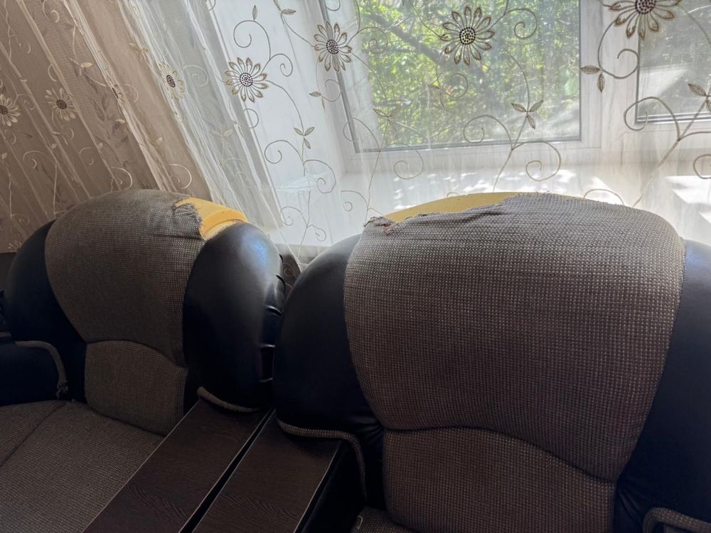 Продам диван с креслом