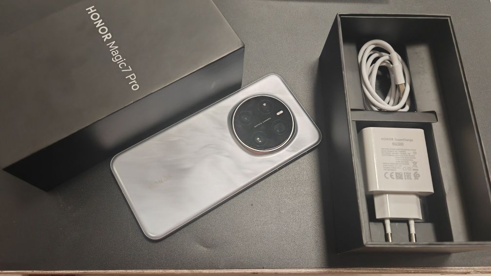 Като нов Honor Magic 7 Pro 5G 12 GB RAM 512