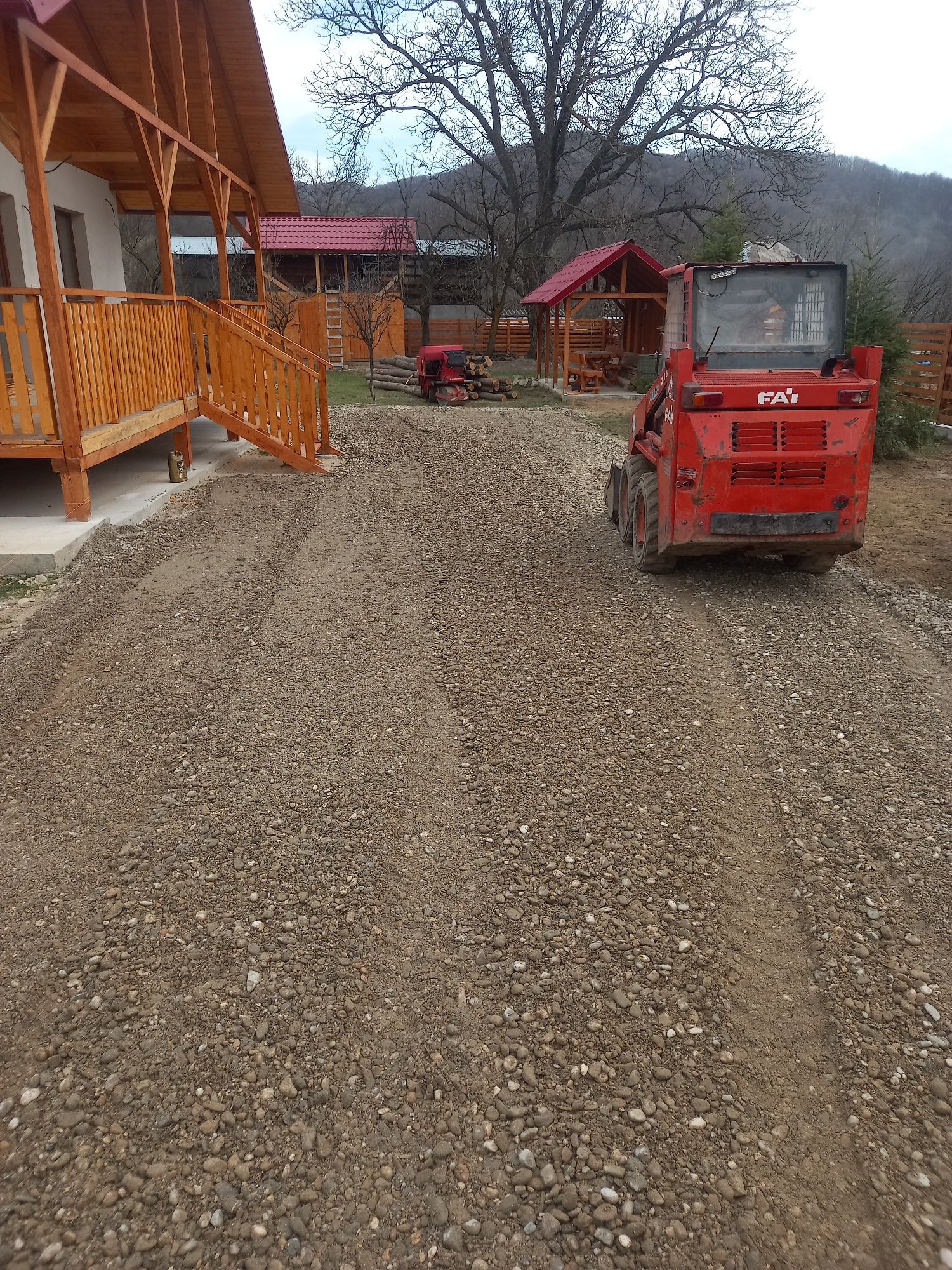 Miniexcavtor și bobcat de inchiriat