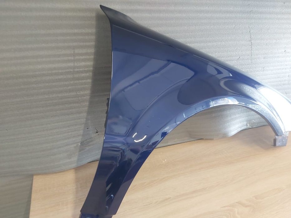 Aripa Fata Dreapta VW Passat B5.5 (LC5X (Albastru))