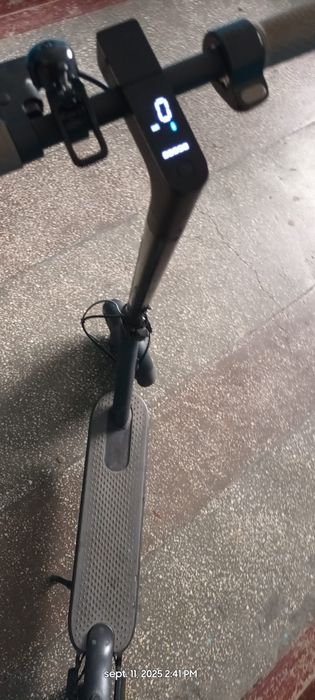 Vând trotineta electrică Xiaomi,utilizată foarte puțin ca și nouă.