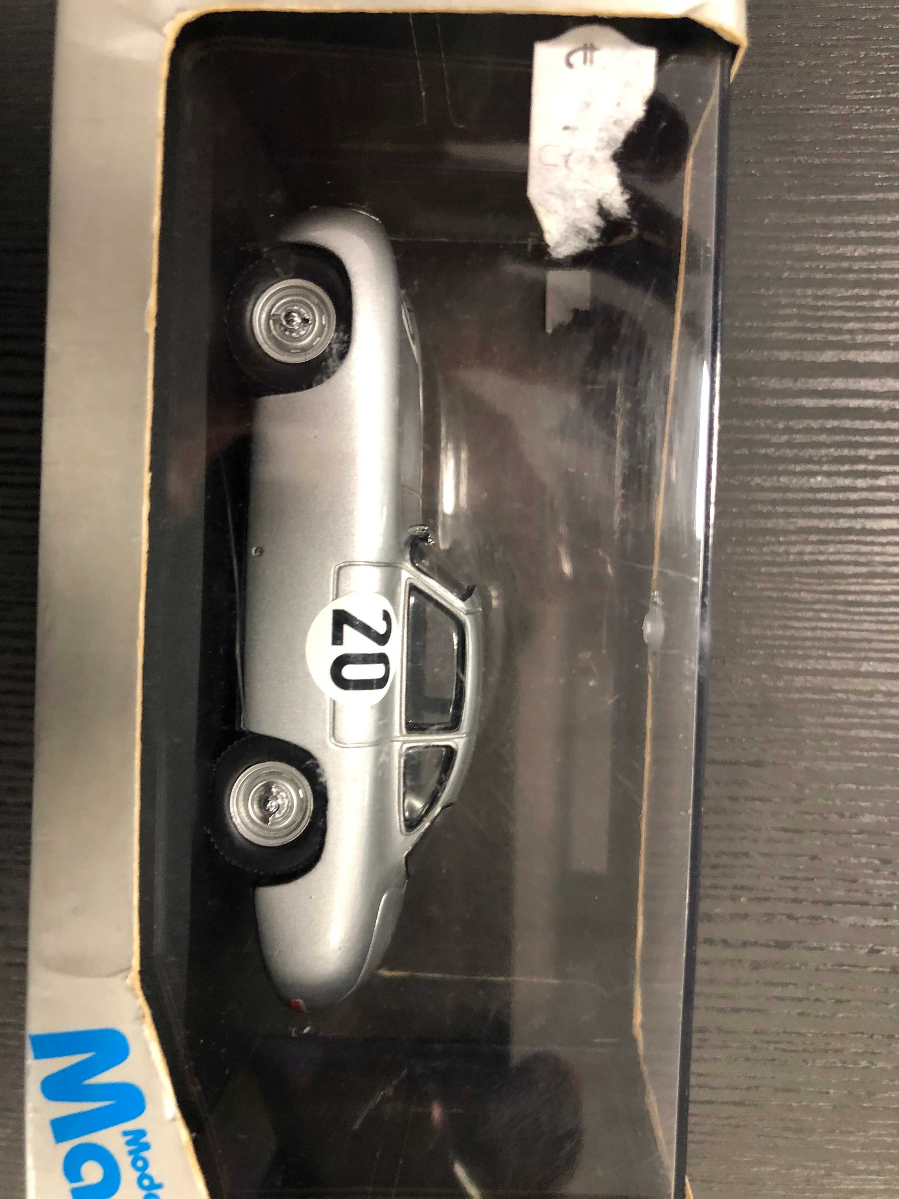 Колекционерски модел метална количкаMODEL MAX MERCEDES 300SL 1:43 нова