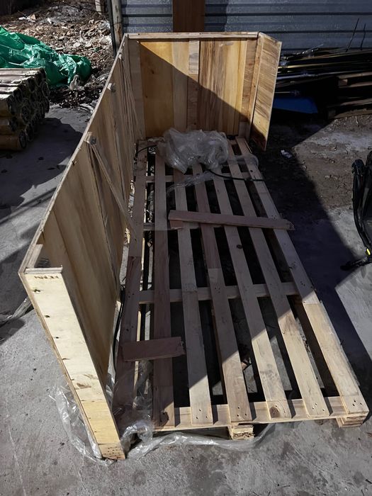 Дрова пару поддонов много панелей который можно  как дрова отдам даром