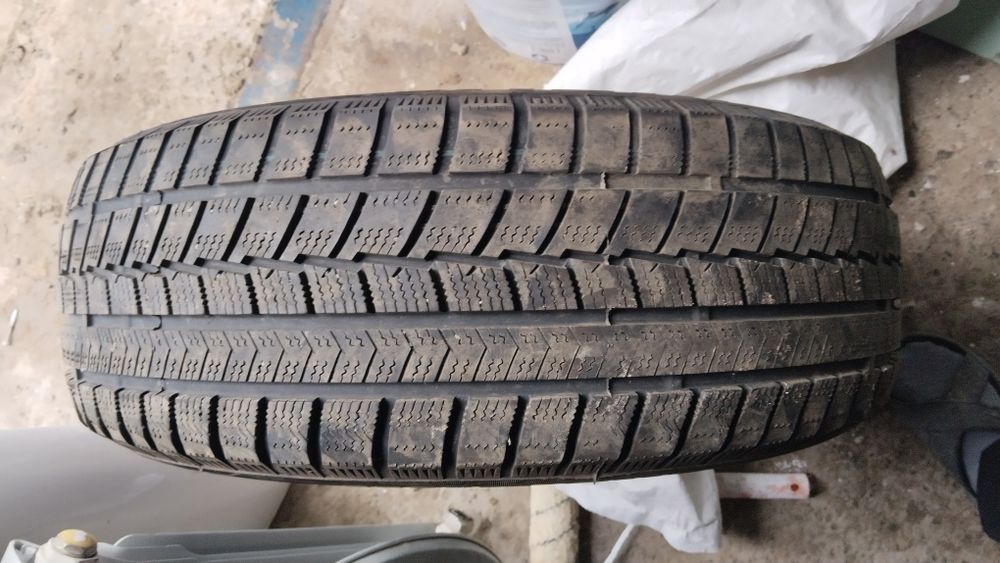 Покришка 215/60/16