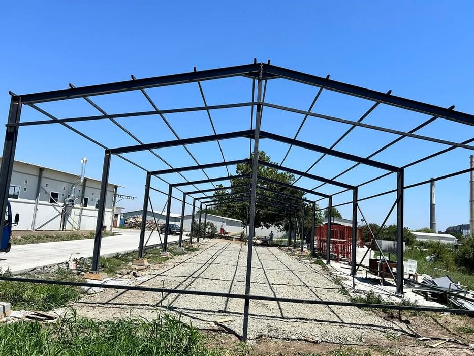 Vând structură metalică de 10m latime,35m lungime, 4m înălțime.