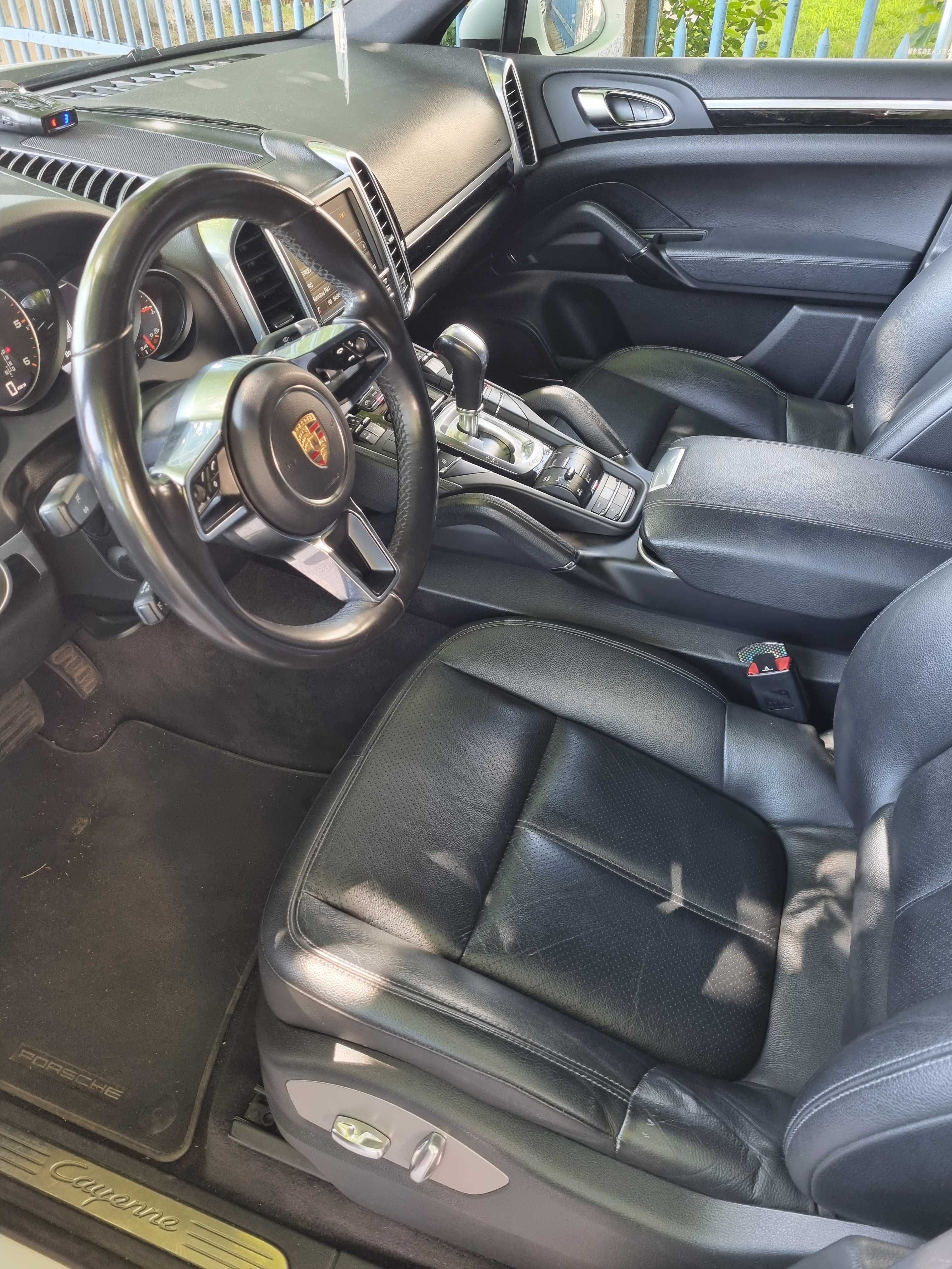 Porsche cayenne 2015
