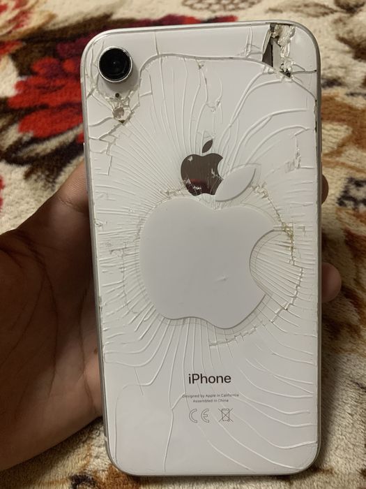 Vand IPHone XR perfect functional cititi descrierea