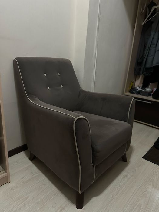 Кресло в минималистичном стиле