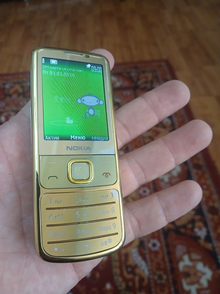 Nokia 6700 klassik Original , chexol bonus