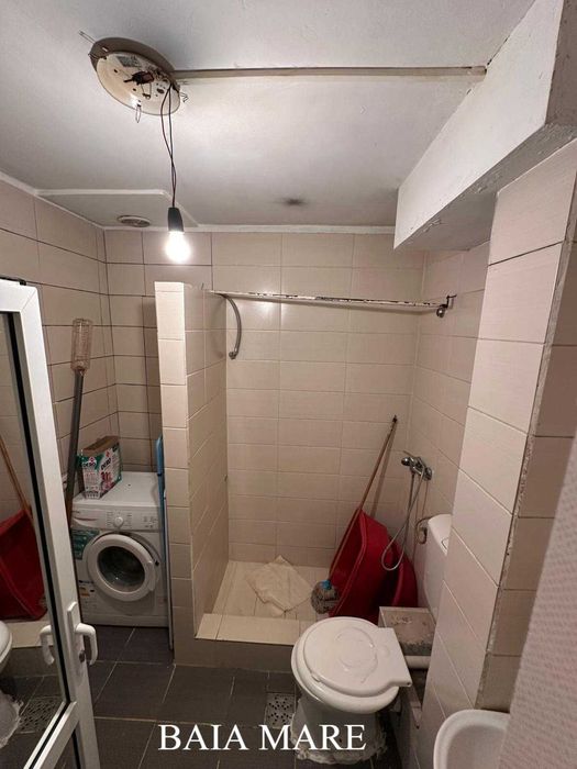 Vând apartament 2 camere in orasul Roman