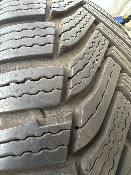 215/60/17 Michelin dot22