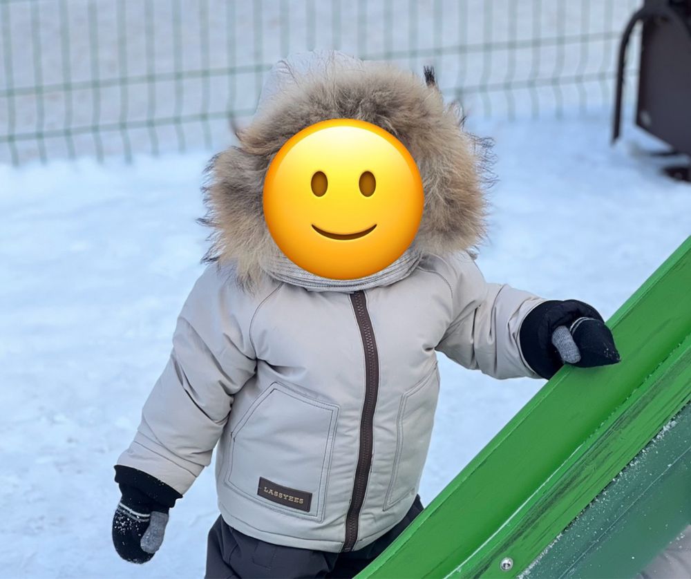 Продам детскую зимнюю куртку .