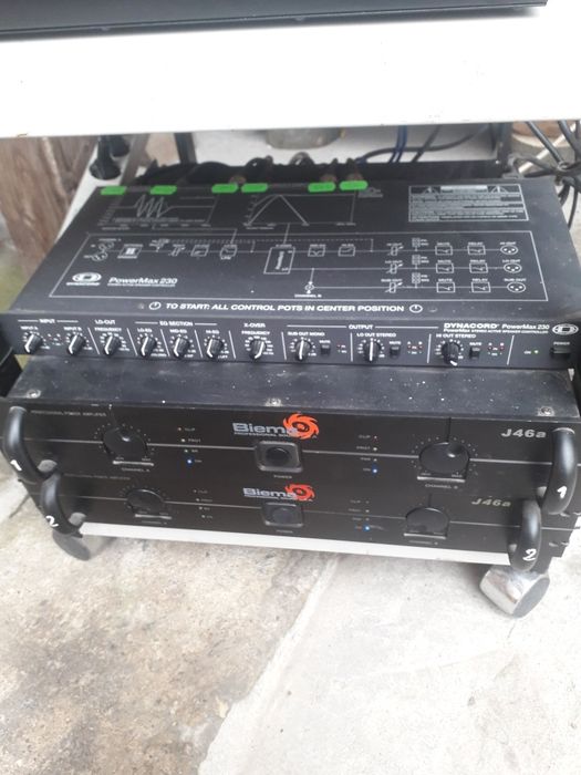 Vand 2 basi si 2 topuri