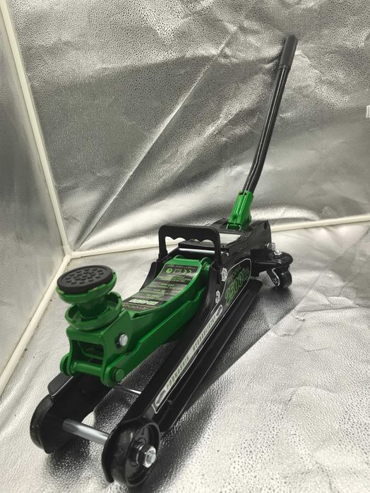 Cric auto 2,5T – Profil redus, ridicare usoara si sigura