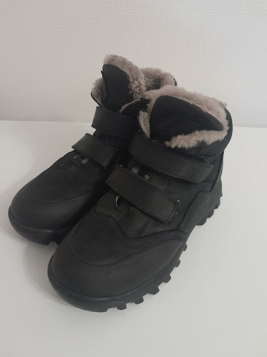 Продам натуральные детские зимние ботинки