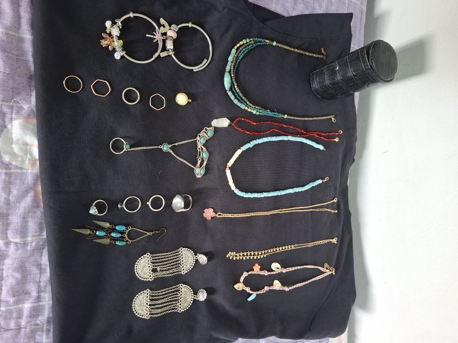 Украшения для девочек бижутерия.