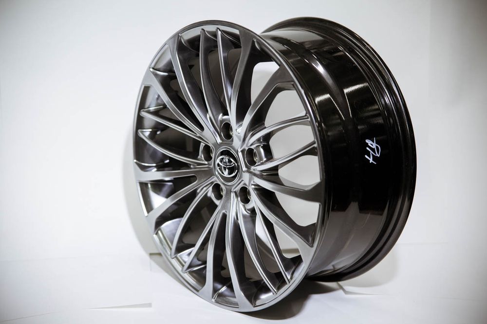 Камри 70 комплект диски новый упокованный срочно