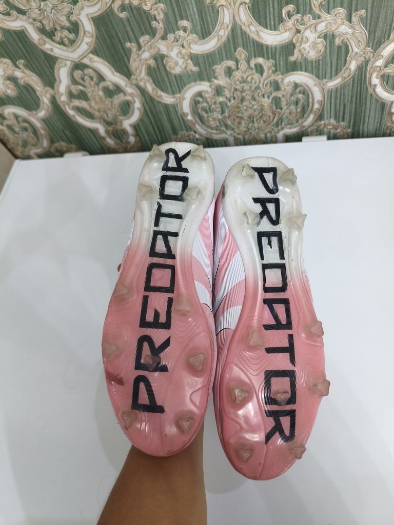 Футбольные бутсы, Adidas Predator
