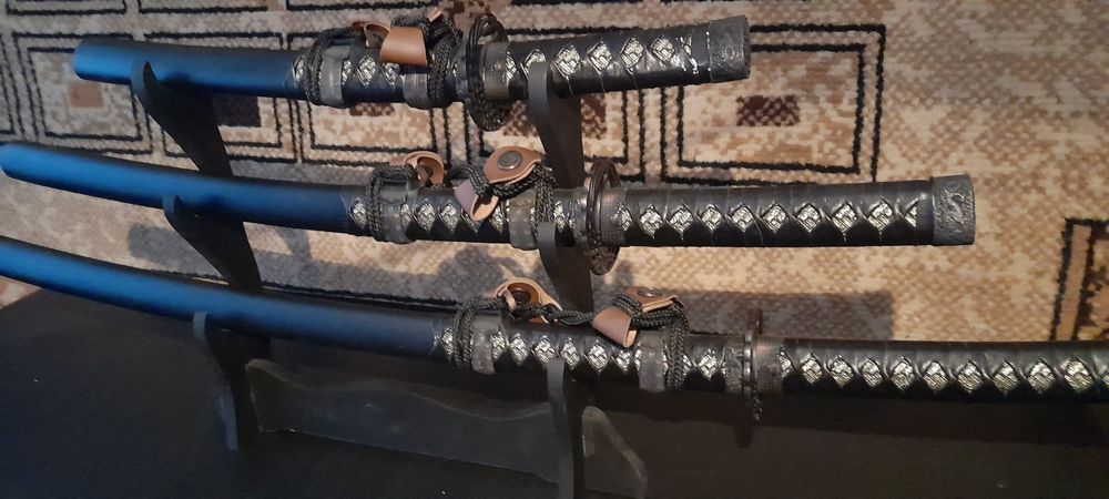 Продам набор Самурайских мечей