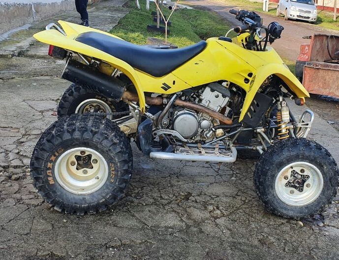 Vând Suzuki Ltz 400