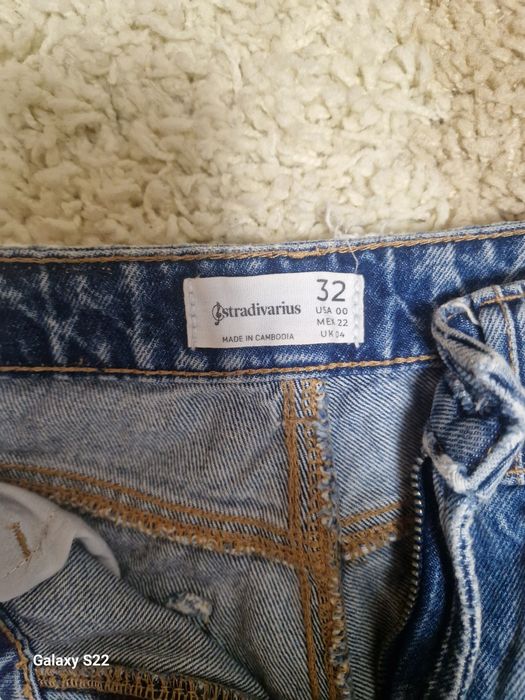 Blugi în stare perfectă