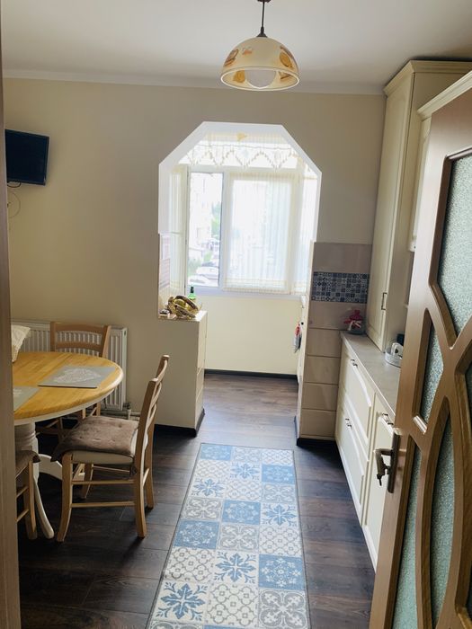 Vand apartament 3 camere