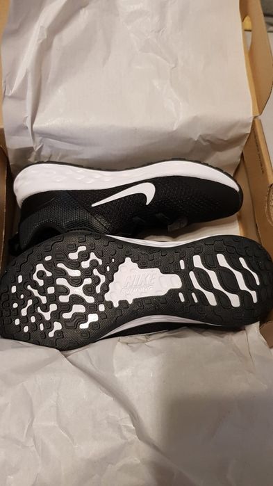 NIKE Revolution 6 DD1095003