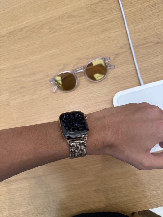 Apple Watch 11 42 Titanium Milanese Loop Gold