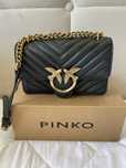 Капитонирана кожена чанта Pinko Love one