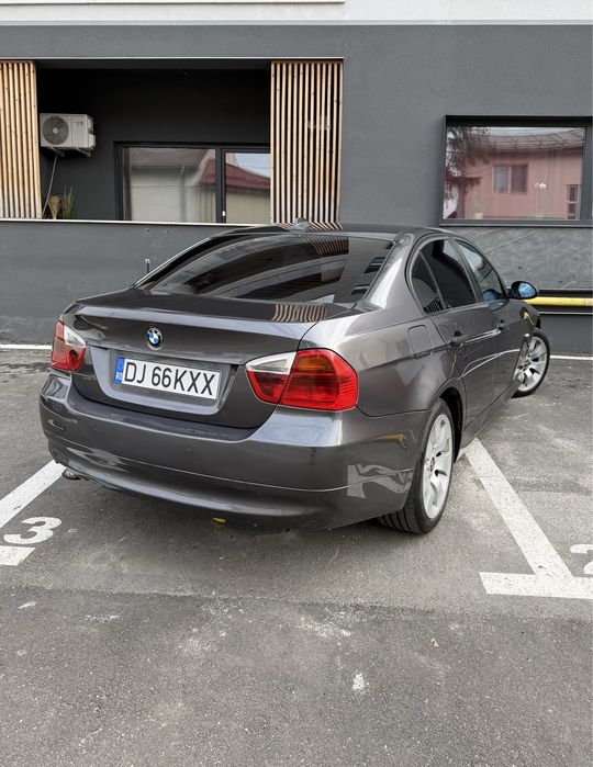 BMW Seria 3 / E90 / 320D / 163CP /AUTOMAT/ Bi Xenon/ Hi Fi / Navigatie