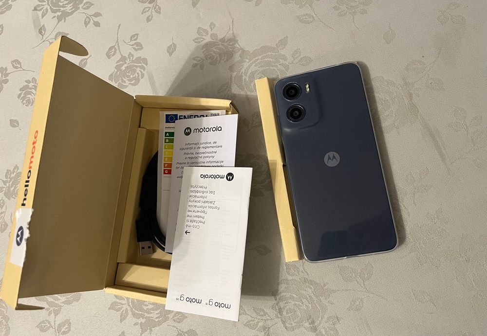 Motorola moto g05 4+64GB син