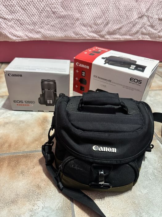 Професионален фотоапарат Canon EOS1200D