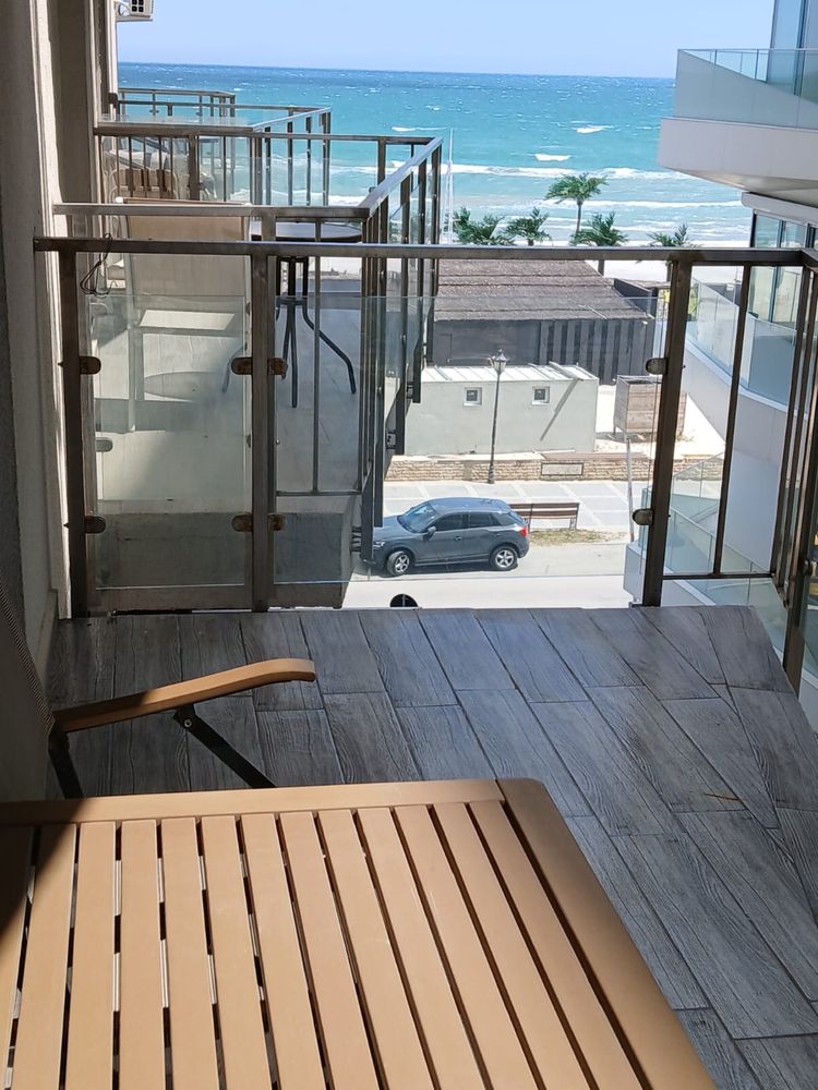 Inchiriez ap. camera Mamaia Nord cu vedere la mare