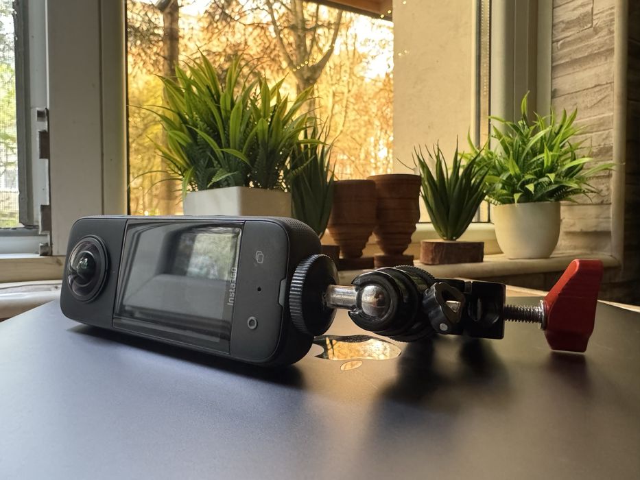 Camera de actiune Insta360 X3