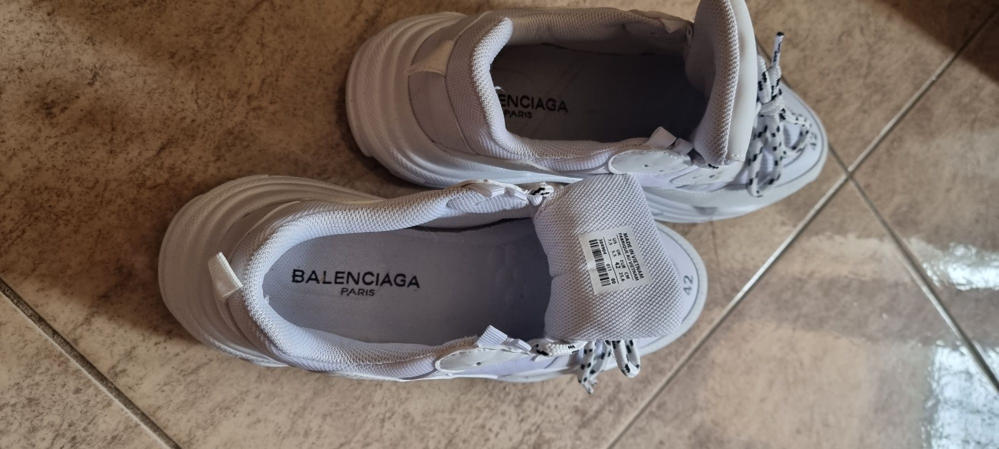 Маратонки BALENCIAGA 42