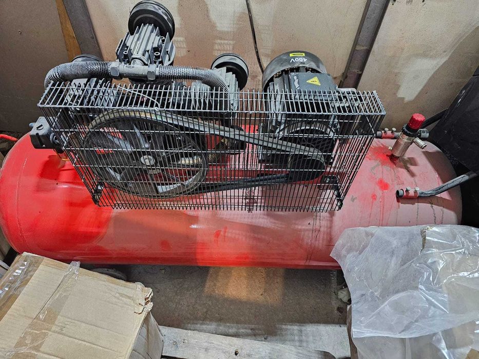 Compresor aer 3 pistoane , 500L / 14.6 Cp ,1395l/m Kraft&Dele KD1413