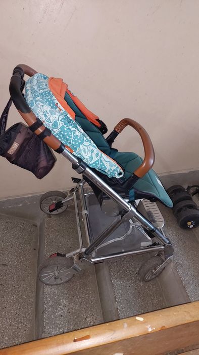 Продавам бебешка количка 2 в 1