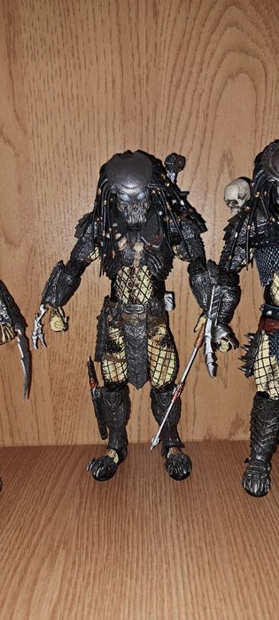 Caut figurina Scar Predator. Dau la schimb figurine marvel,  Predator