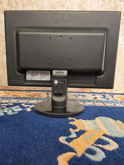 LG Монитор на компьютер