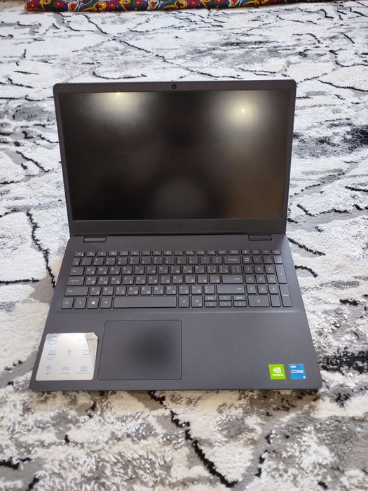 Dell noutbuk sotiladi