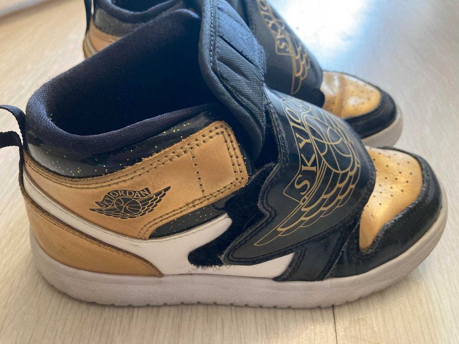 Детски маратонки Nike Air Jordan Sky J (Размер 33.5 EU)