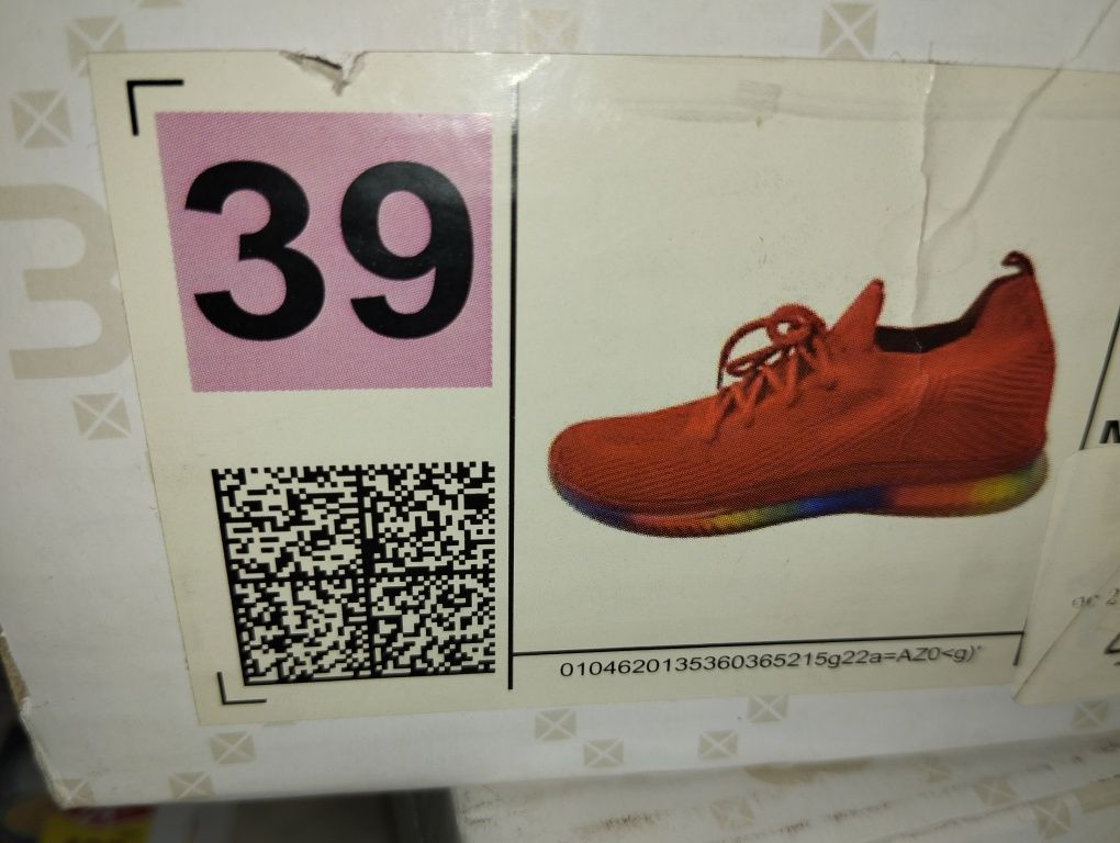 Продам мокасины женские
