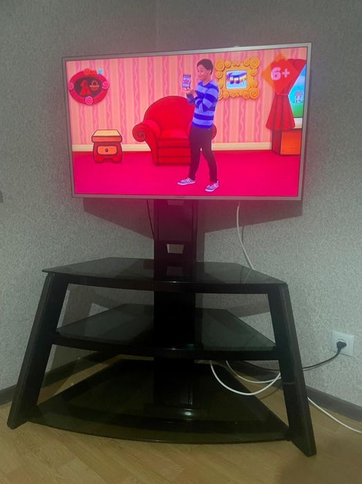 Продам кочественную полку под тв