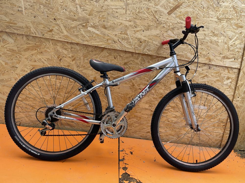 Bicicleta giant cadru aluminiu roti 26”